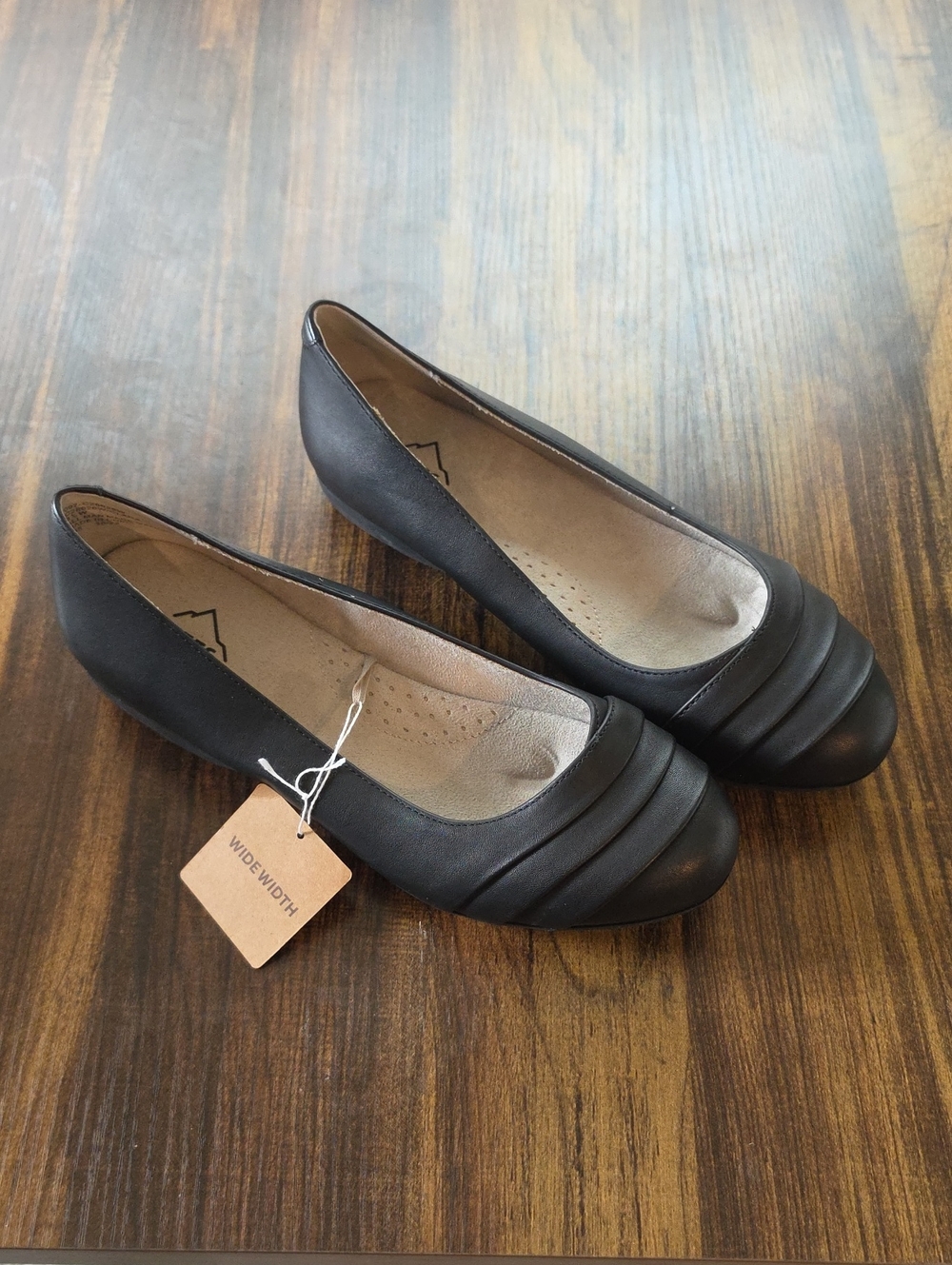 Wide-Width Women's Black Flats